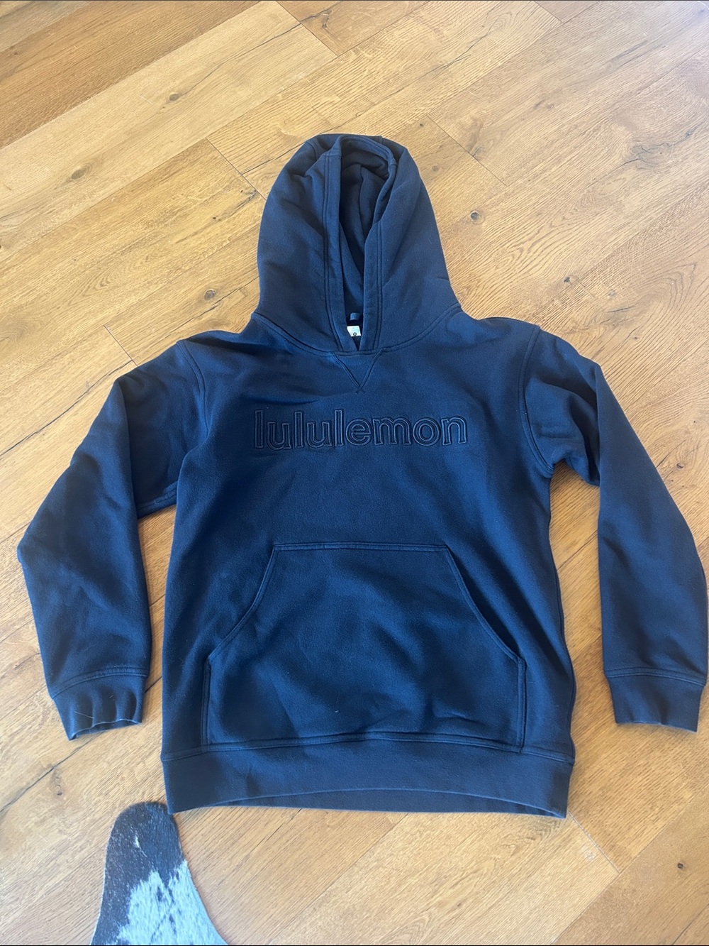 Women’s black lululemon hooded sweatshirt